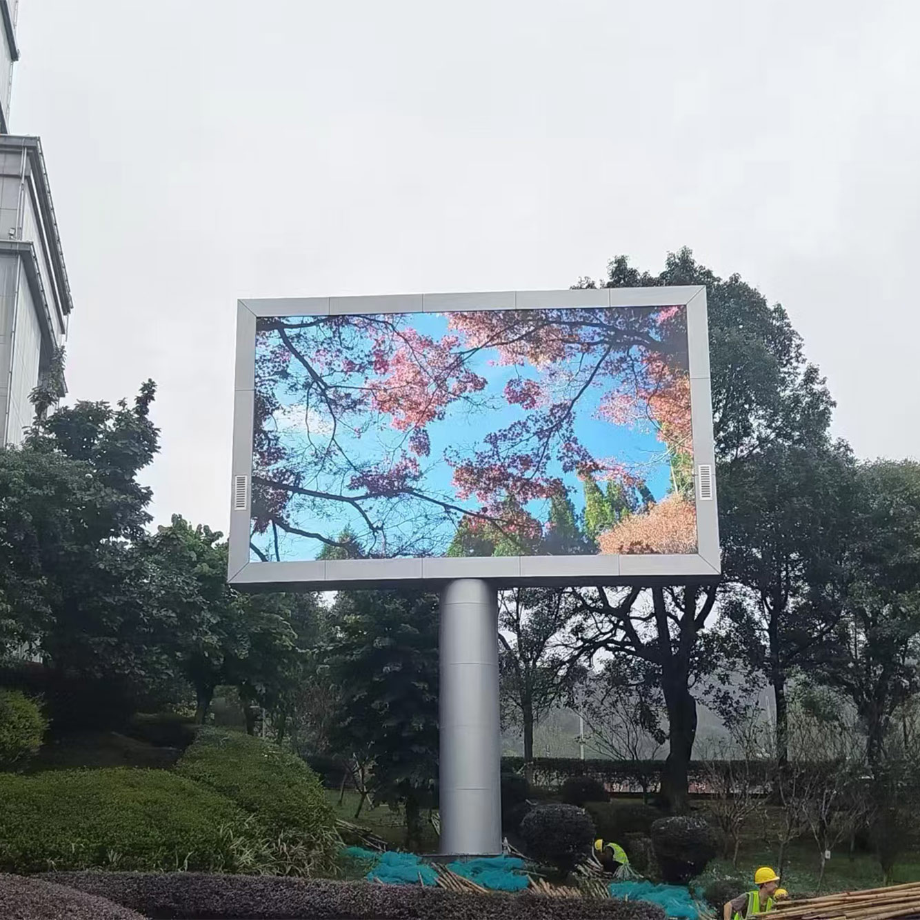 大屏幕 LED 显示屏设备
